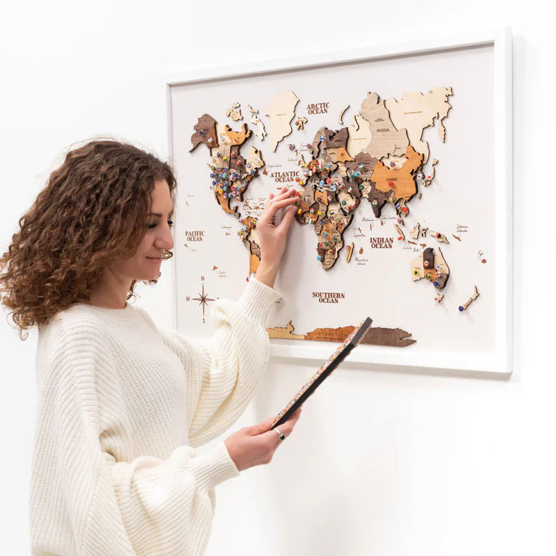 3D Wooden World Map On Board シングルパネル マルチカラー [受注生産品：約2か月で出荷]