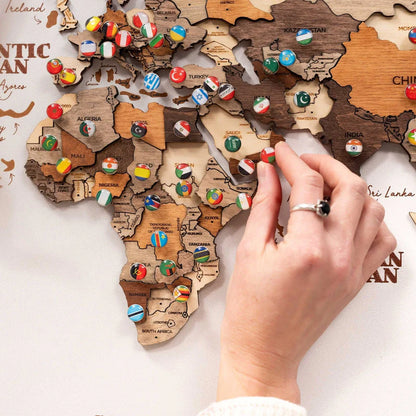 3D Wooden World Map On Board シングルパネル マルチカラー [受注生産品：約2か月で出荷]
