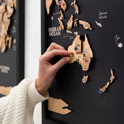 3D Wooden World Map on Board トリプティック ライトブラウンカラー[受注生産品：約2か月で出荷]