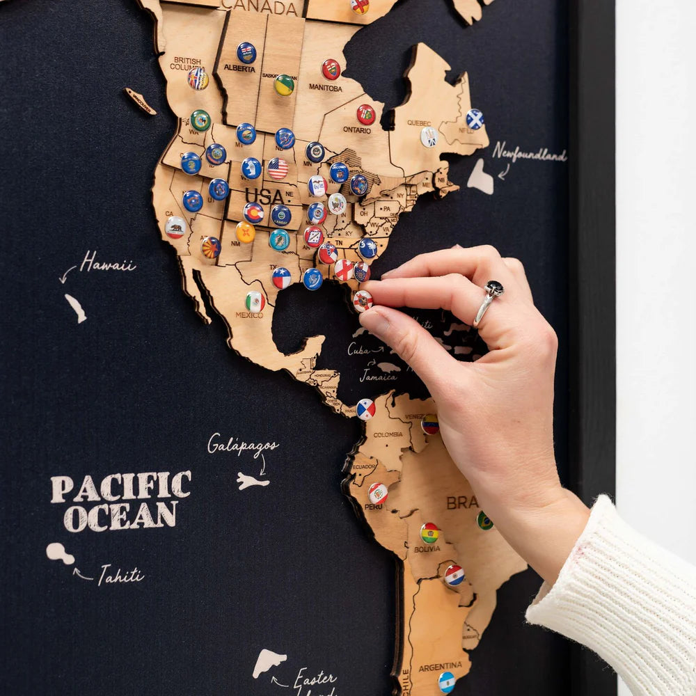 3D Wooden World Map on Board トリプティック ライトブラウンカラー[受注生産品：約2か月で出荷]
